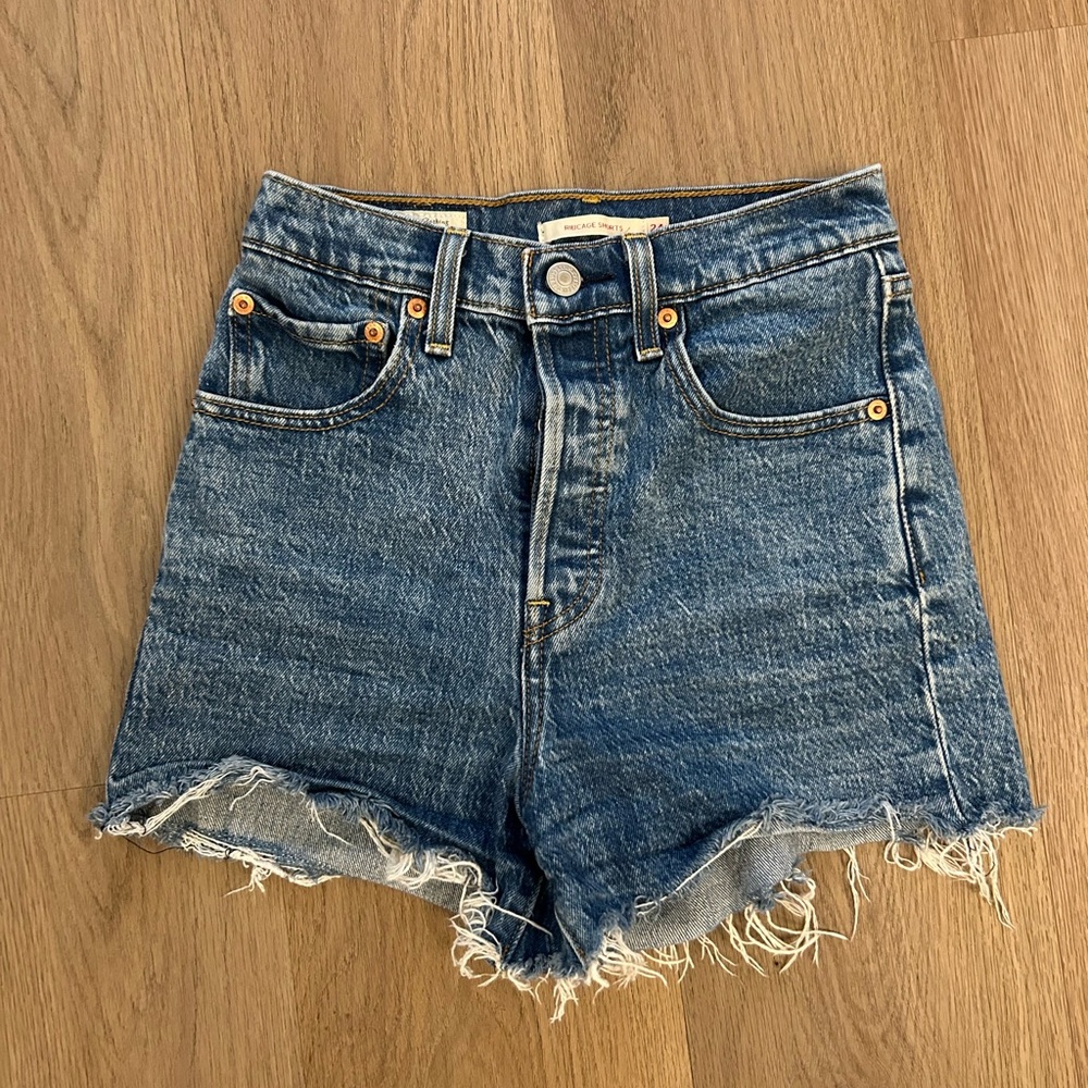 Levi's Ribcage Shorts